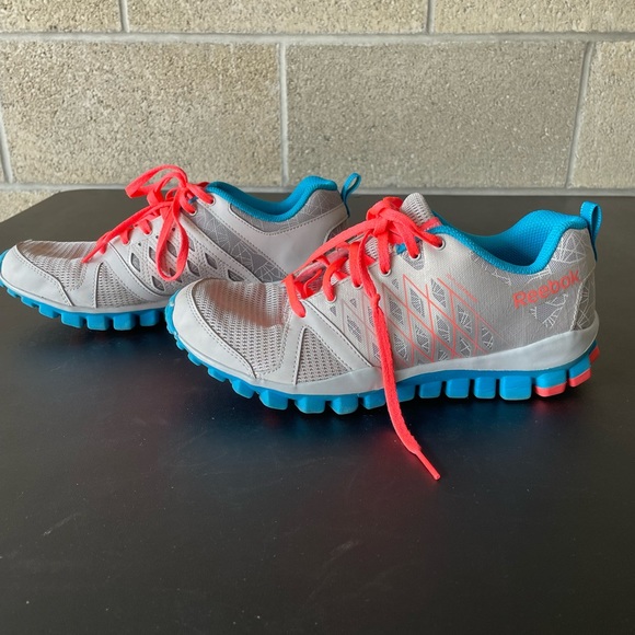 Women’s Reebok Sneakers - Picture 1 of 4